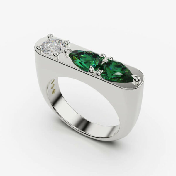 sweet 2 amerald diamond ring - Image 3