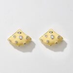 Studded triangle creamearring