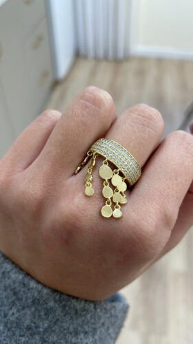 Ring with falling circles photo review