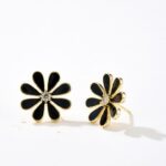 Flower black earrings